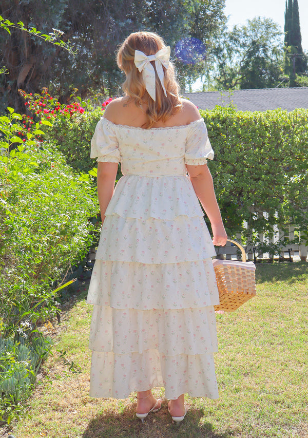 Floral maxi dress with lace and ruffles - puff sleeves