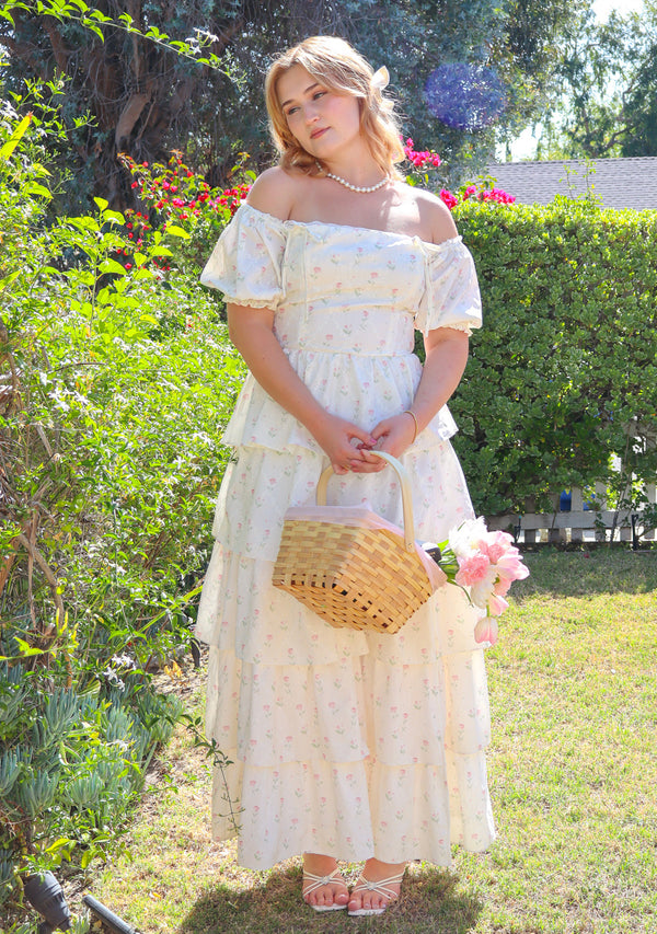 Floral maxi dress with lace and ruffles - puff sleeves